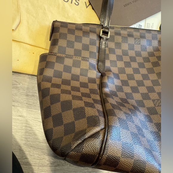 Louis Vuitton Totally MM Damier - Picture 9 of 16